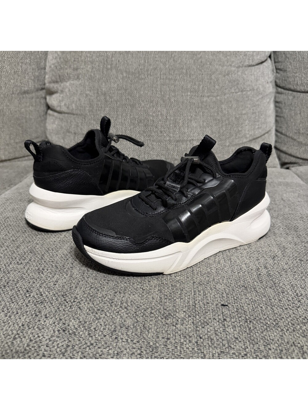 UGG Shoes Sneakers women’s Size 9 Black White Athletic Walking Low Top Cushioned